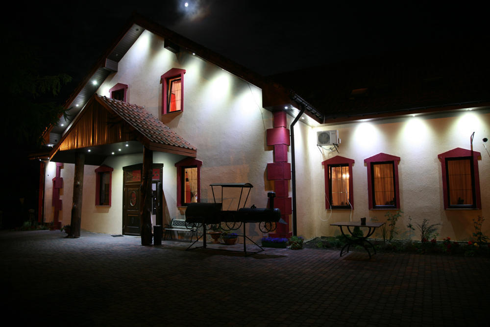 Pensjonat Agroturystyczny Pod Modrzewiem Bed and Breakfast Florczaki Eksteriør billede