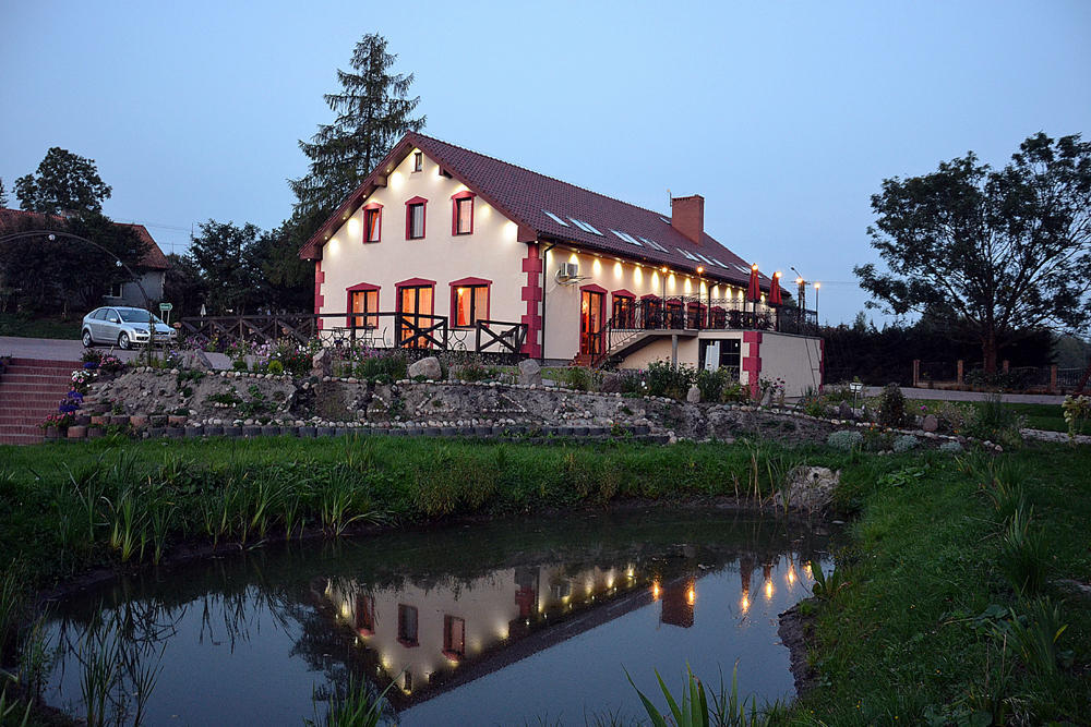 Pensjonat Agroturystyczny Pod Modrzewiem Bed and Breakfast Florczaki Eksteriør billede